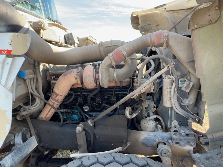 2001-mack-rd600-image-39