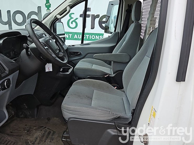 2015-ford-transit-image-31
