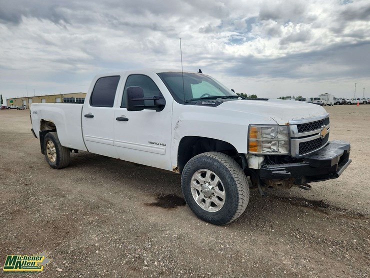 2012-chevrolet-silverado-3500hd-image-2