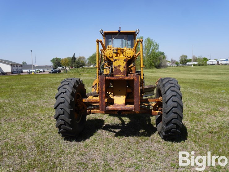 1968-caterpillar-12f-image-2