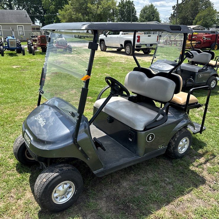 2019 EZGO TXT ELITE GOLF CART W/ FOLDING REAR SEAT WINDSHEILD. LITHIUM BATTERY, AND CHARGER