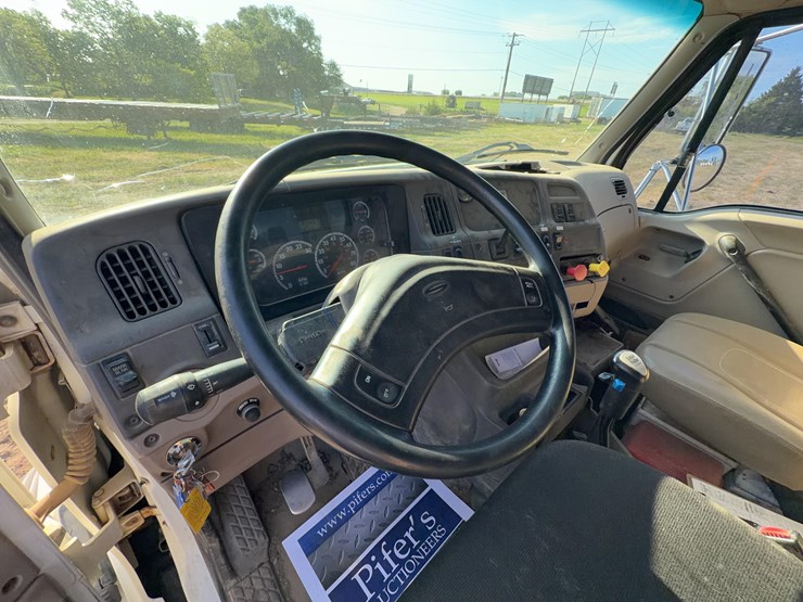 2003-sterling-lt9500-image-40