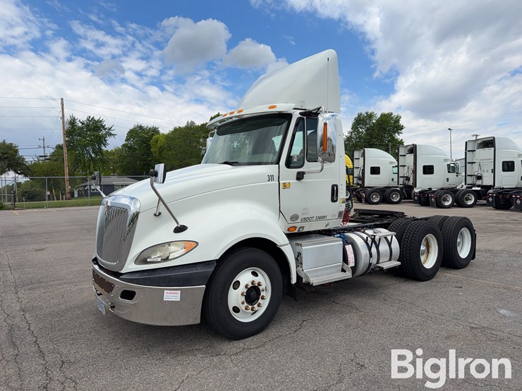 2016-international-prostar-image-1