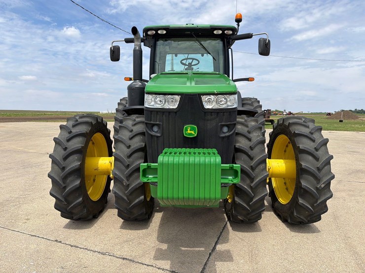 2012-john-deere-8310r-image-3