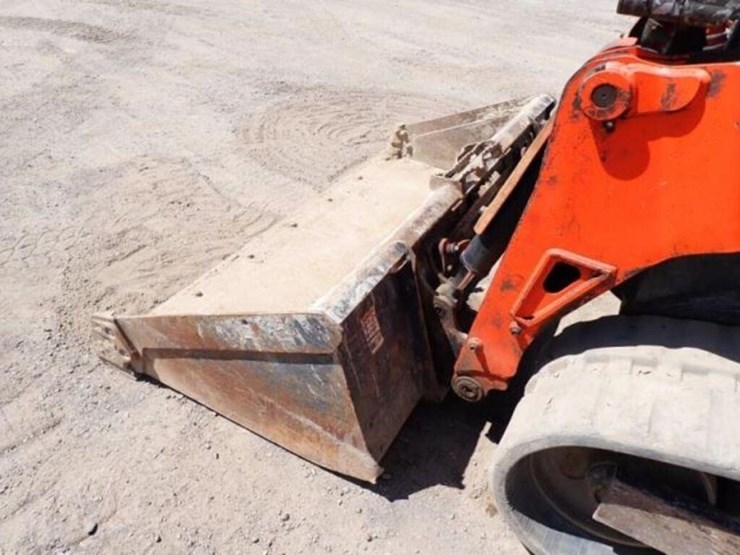 2023-kubota-svl65-2-image-23