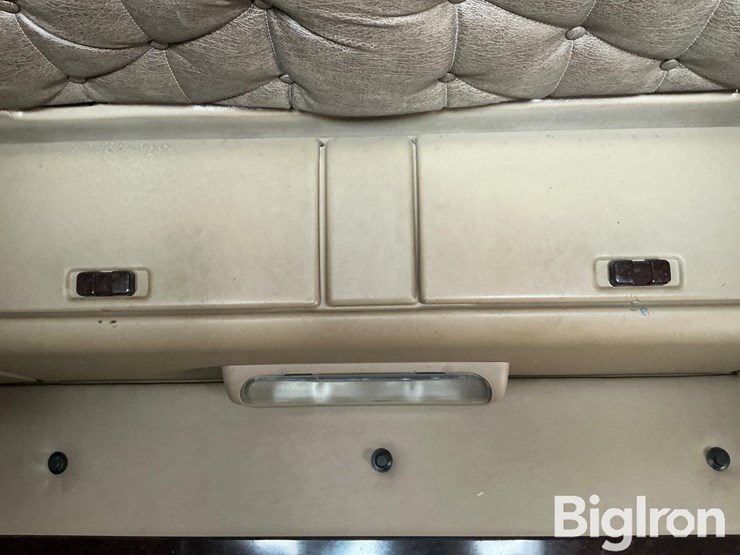 2012-freightliner-coronado-132-image-17