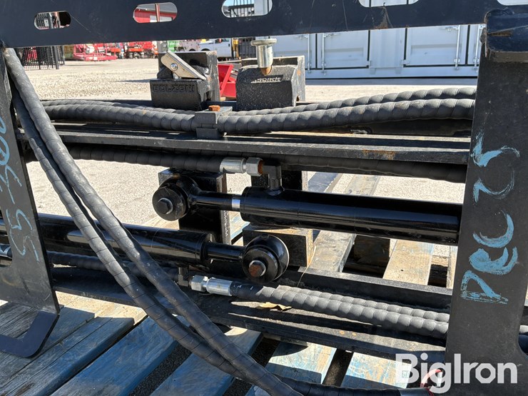 2025-massey-ferguson-730-image-17