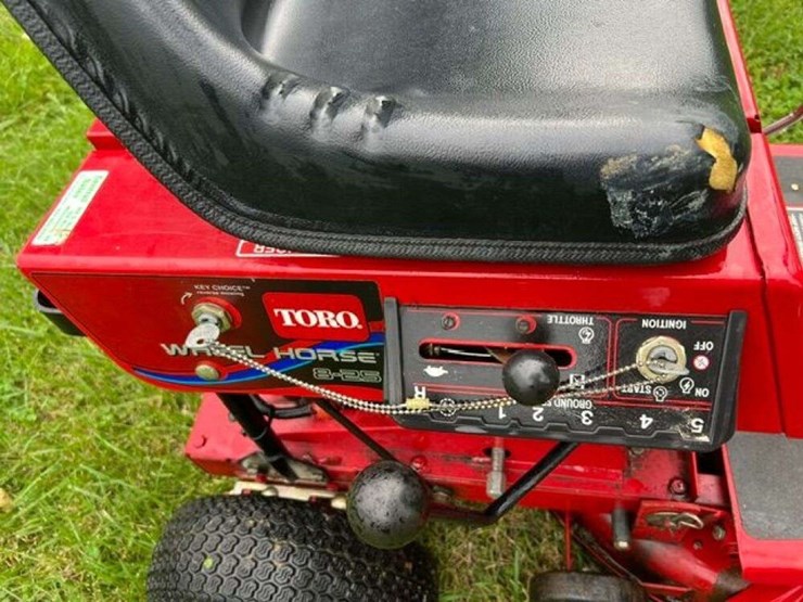 2000-toro-wheel-horse-70044-image-3