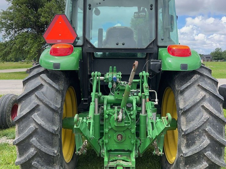 2015-john-deere-6120e-image-9