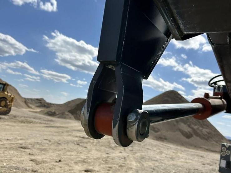 2019-superior-f42x75-image-78