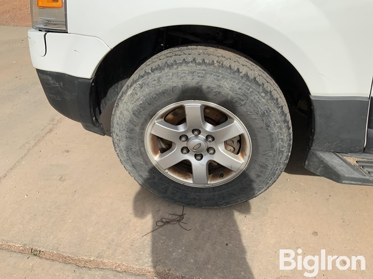 2013-ford-expedition-xlt-image-16