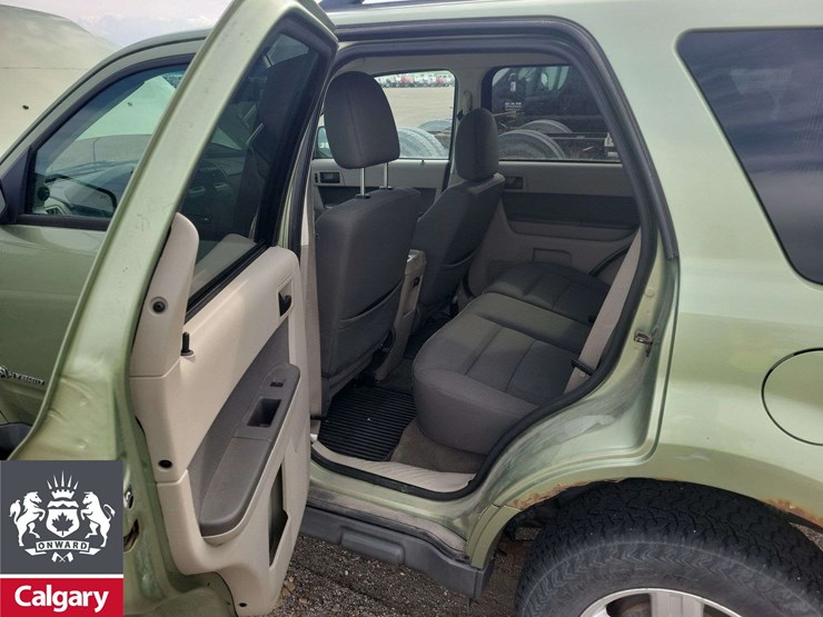 ford-escape-hybrid-image-24
