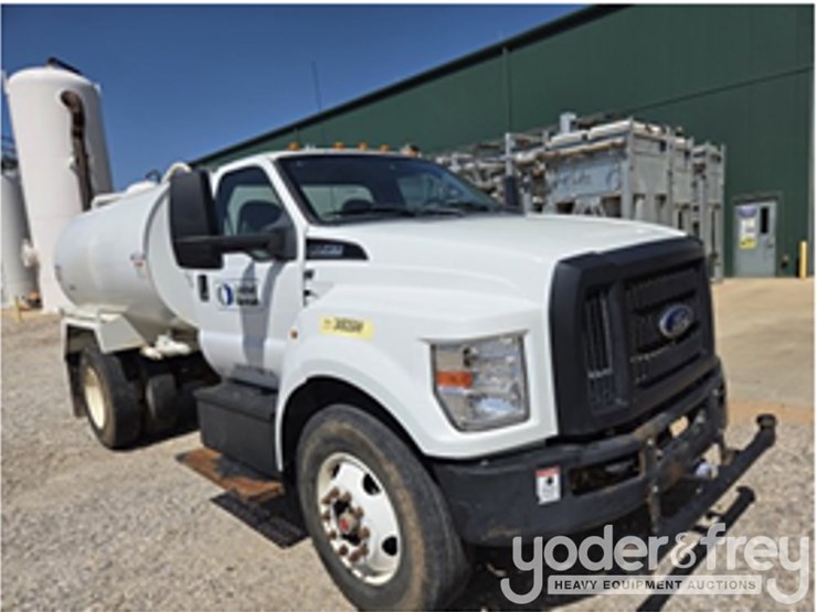 2019-ford-f750-xl-image-4