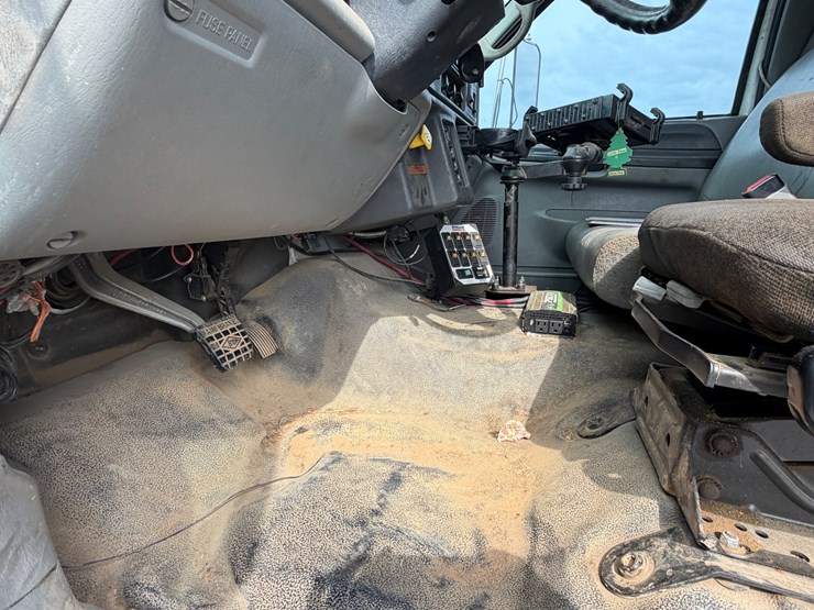 2008-ford-f750-image-21