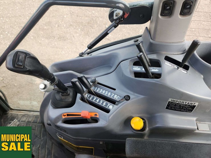 2015-kubota-l4760-image-24