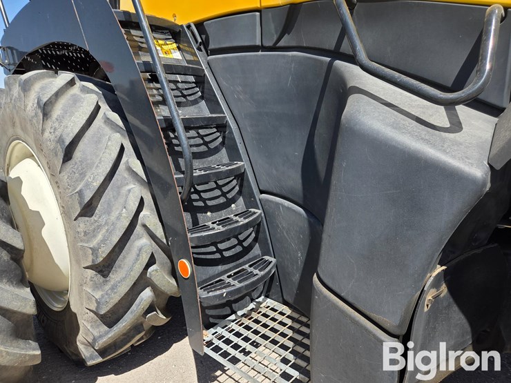 2016-new-holland-fr850-image-10