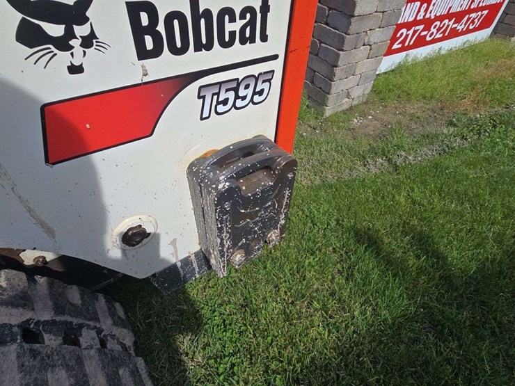 2020-bobcat-t595-image-8