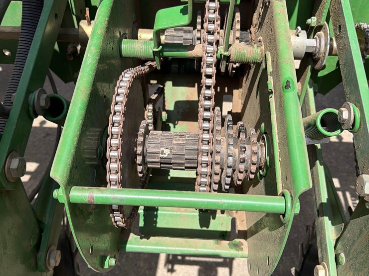 john-deere-7200-image-24