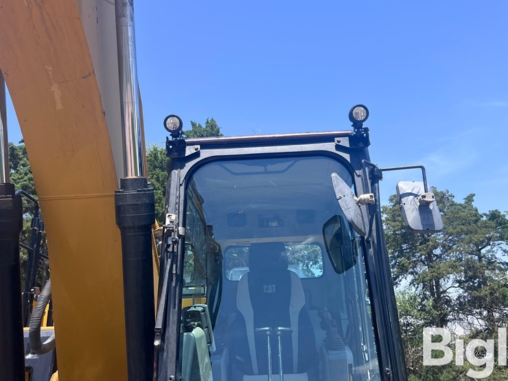 2013-caterpillar-320e-image-14