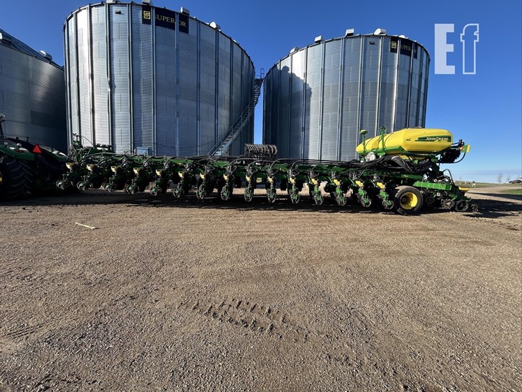 2023-john-deere-db90-image-27