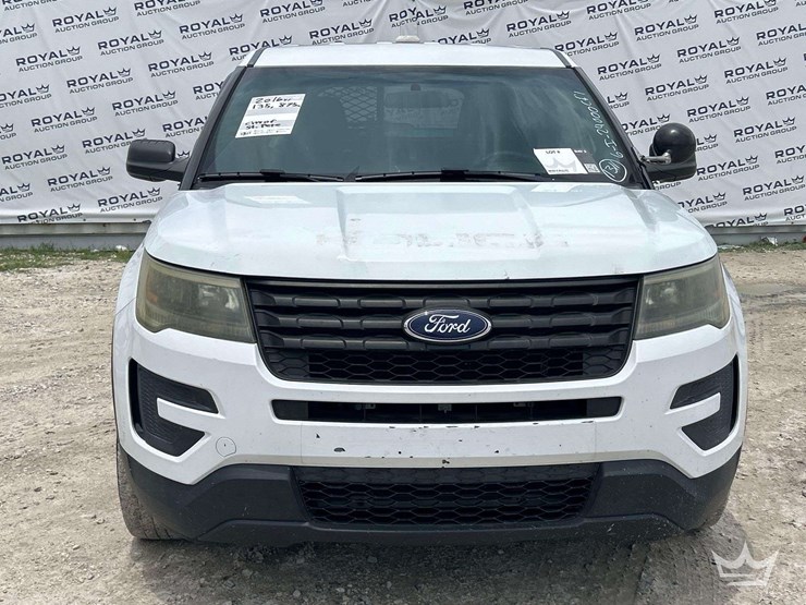 2016-ford-explorer-awd-suv-image-27