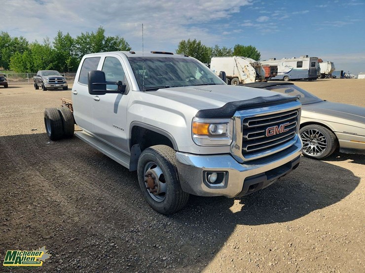 2015-gmc-sierra-3500hd-image-4