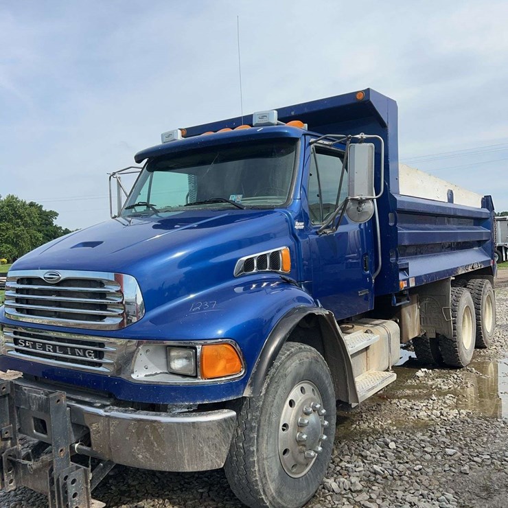 2004 STERLING ACTERRA