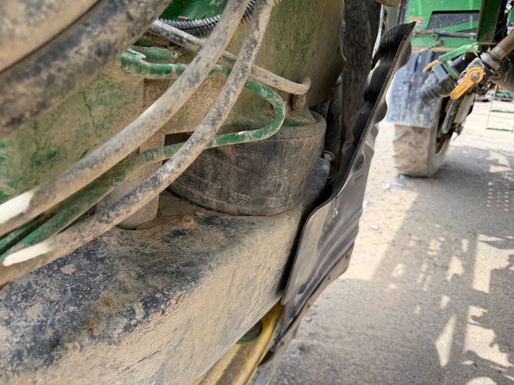 2016-john-deere-r4038-image-15