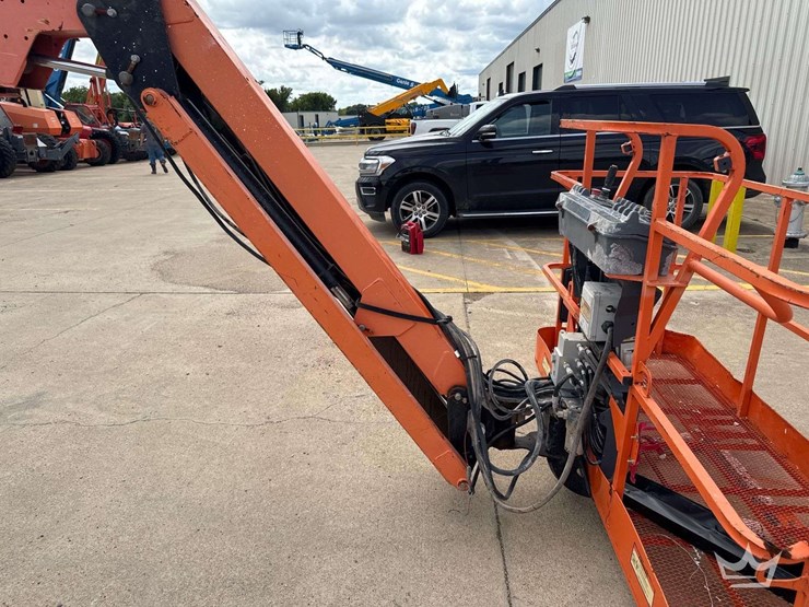 2013-jlg-860sj-image-27
