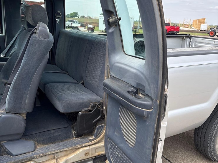 2001-ford-f250-image-29