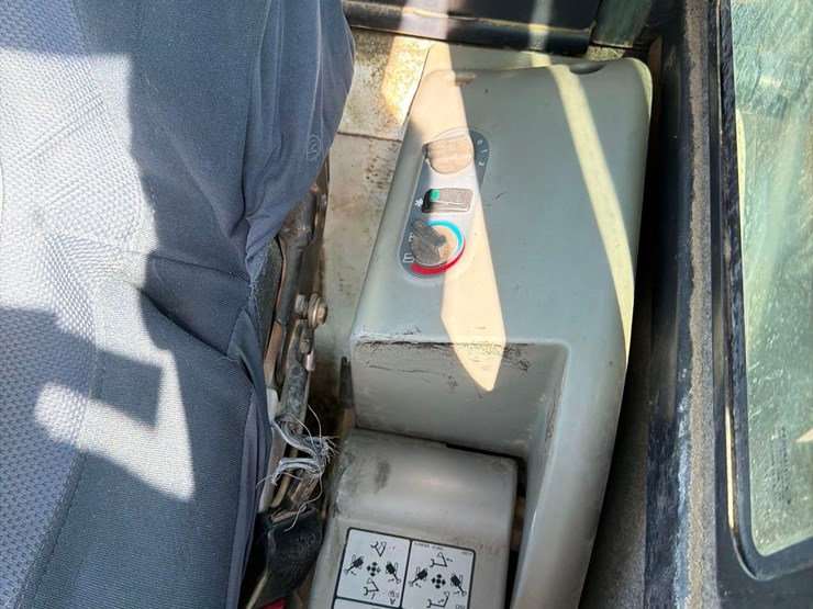 2001-bobcat-331e-image-50