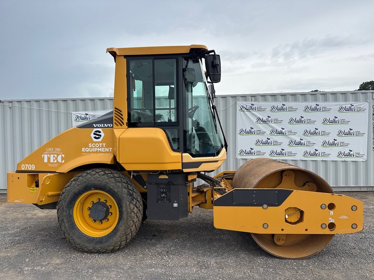 2021-volvo-sd75b-image-1