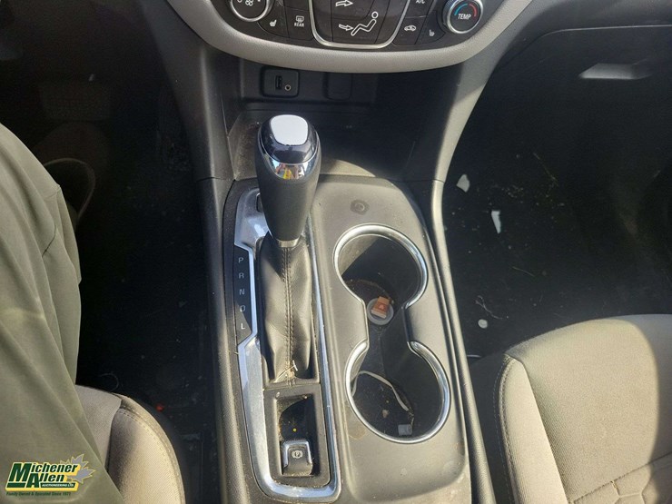 2018-chevrolet-equinox-image-17