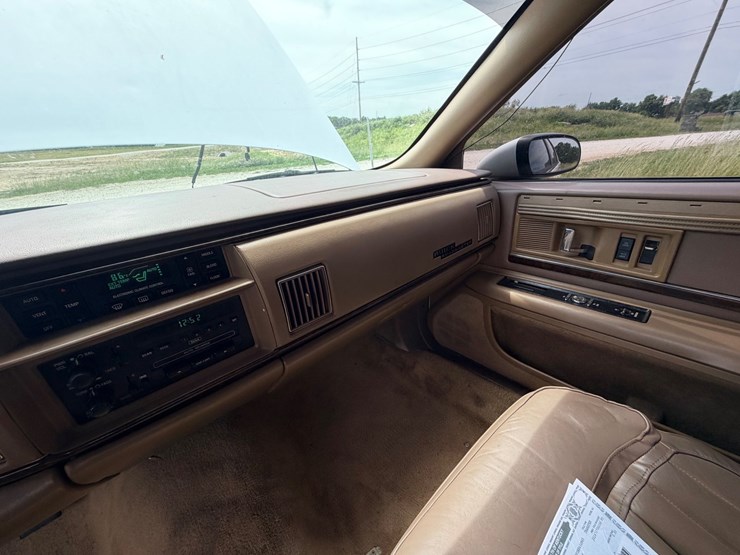#24067-•-1994-buick-roadmaster-passenger-car-image-40