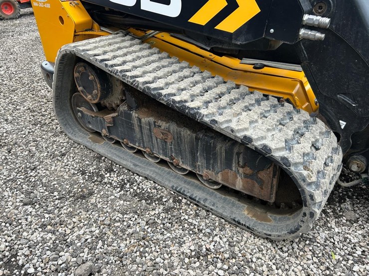 2023-jcb-3ts-8t-image-13