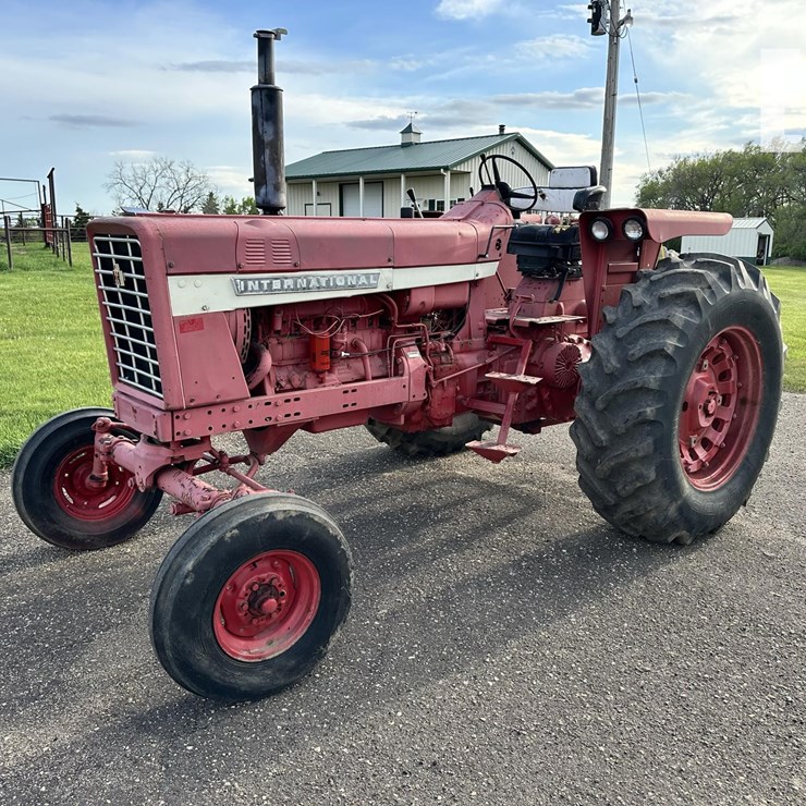 1967 INTERNATIONAL 756