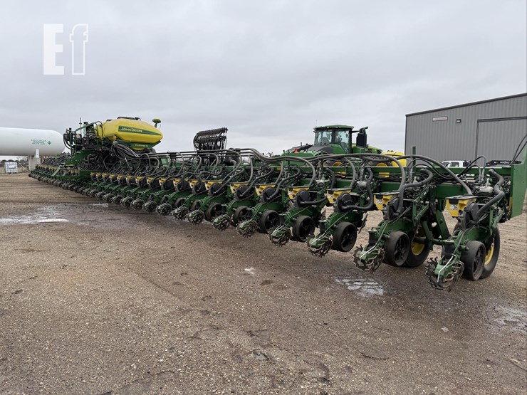 2023-john-deere-db90-image-14