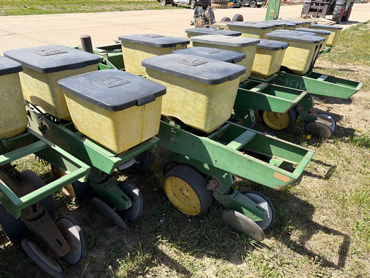 john-deere-7000-image-17