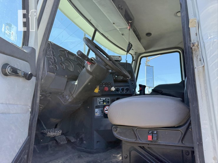 2012-mack-pinnacle-chu613-image-34