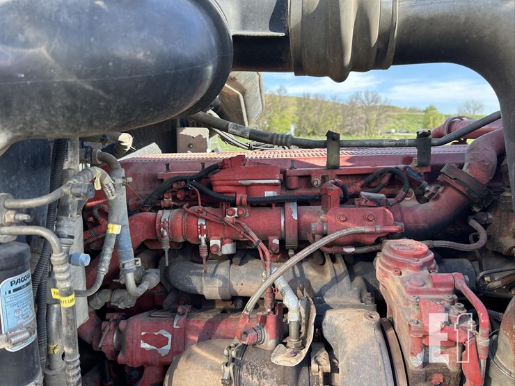 2017-peterbilt-389-image-33