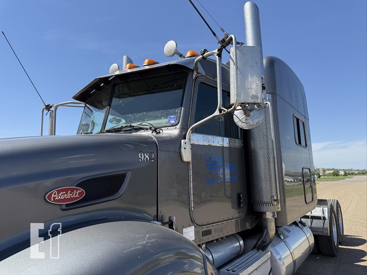 2009-peterbilt-386-image-14
