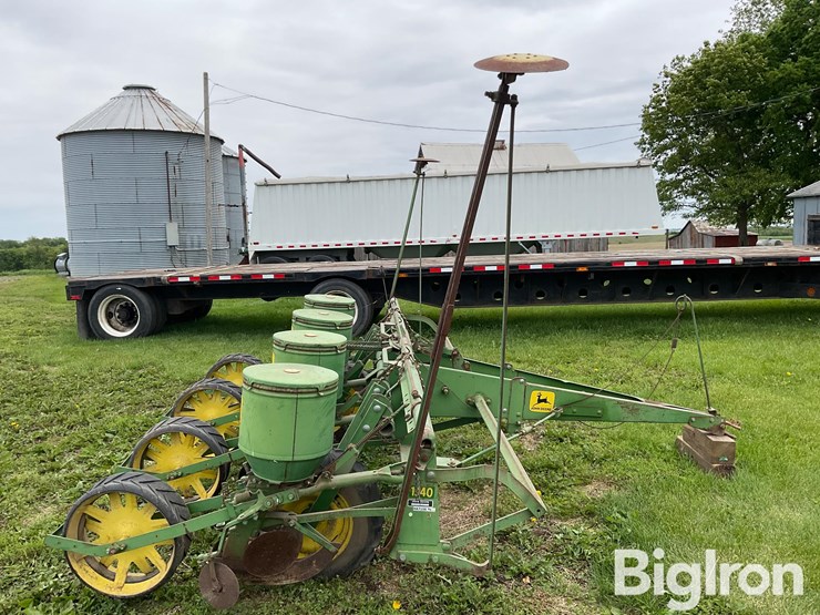 john-deere-1240-image-4