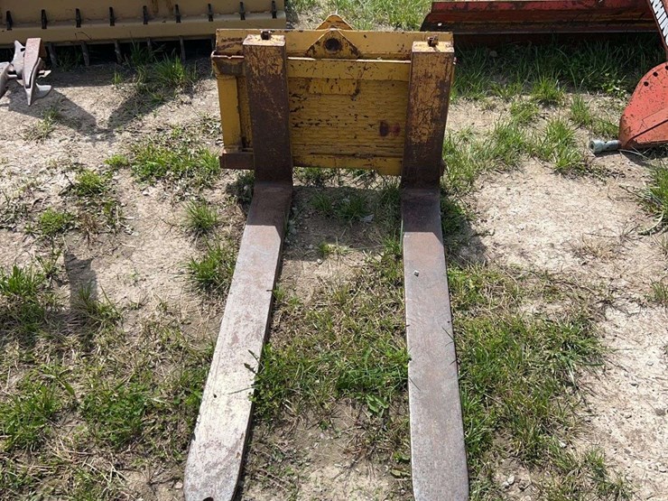 new-holland-l425-image-2