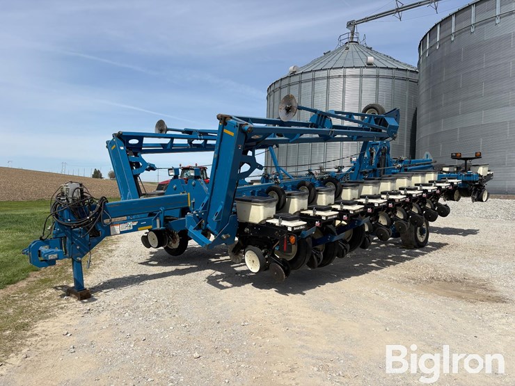 kinze-3800-image-1
