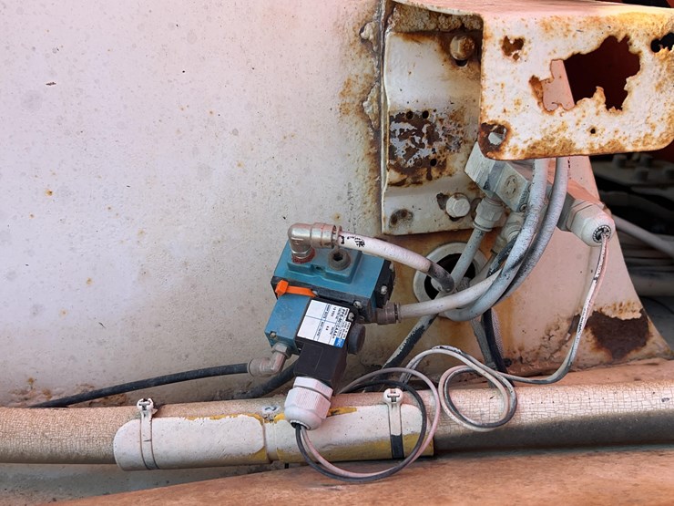 2001-mack-rd600-image-34