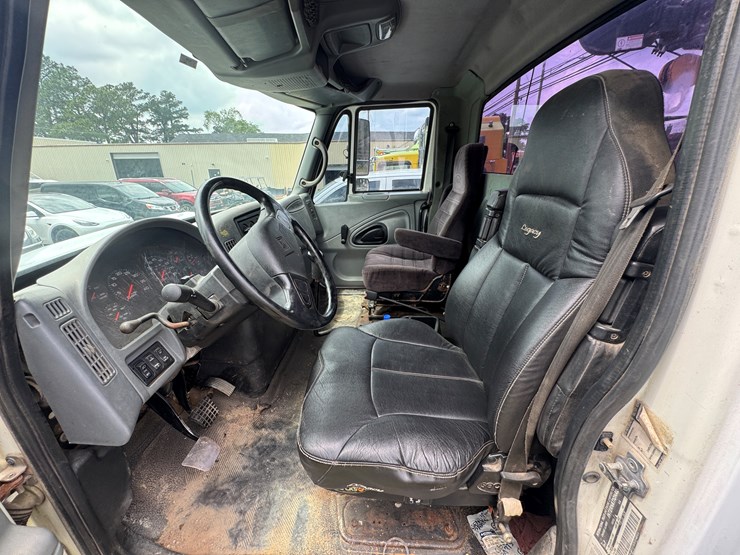 2005-international-durastar-4400-image-6