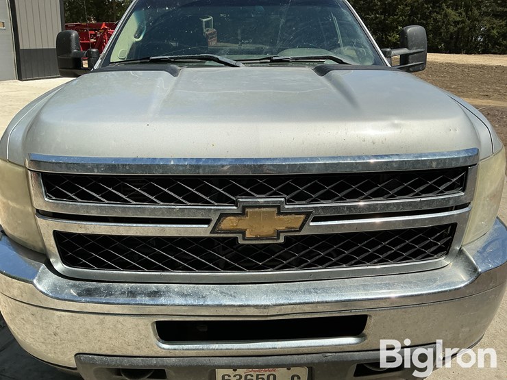 2011-chevrolet-2500-image-10