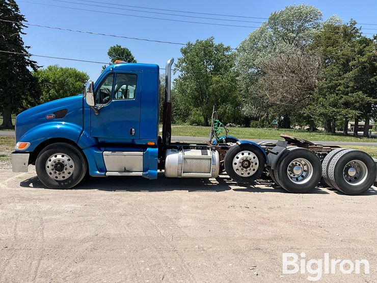2004-peterbilt-387-image-8