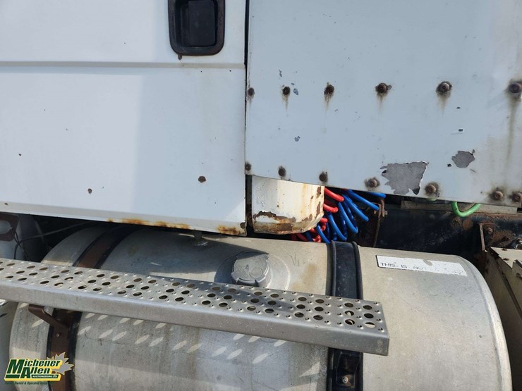 2000-freightliner-fl112-image-30