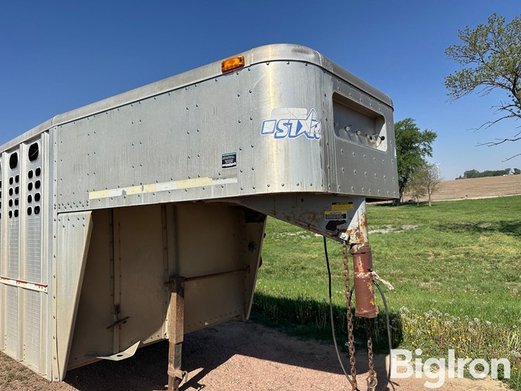 2004-wilson-livestock-trailer-image-15
